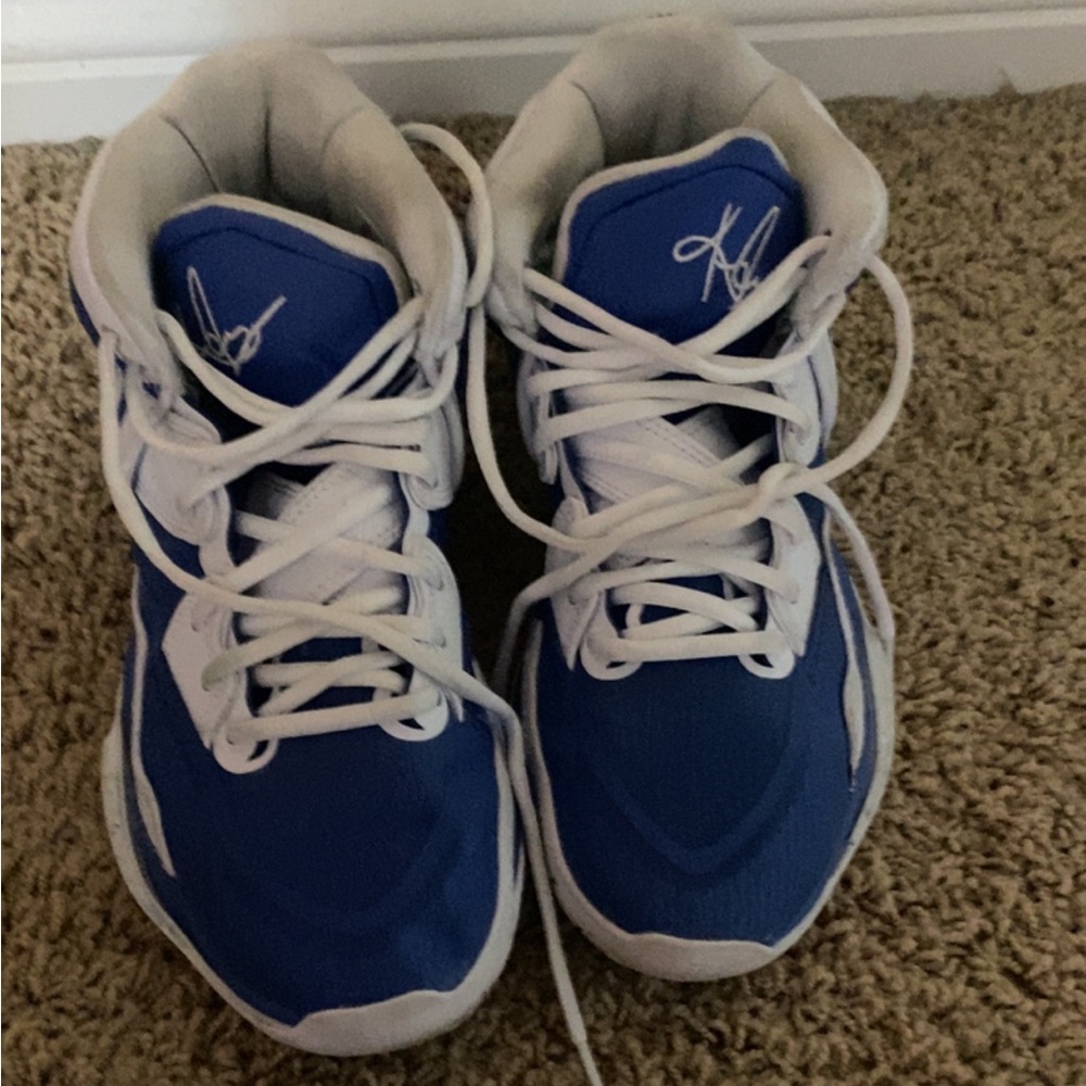 6.5 blue kyries